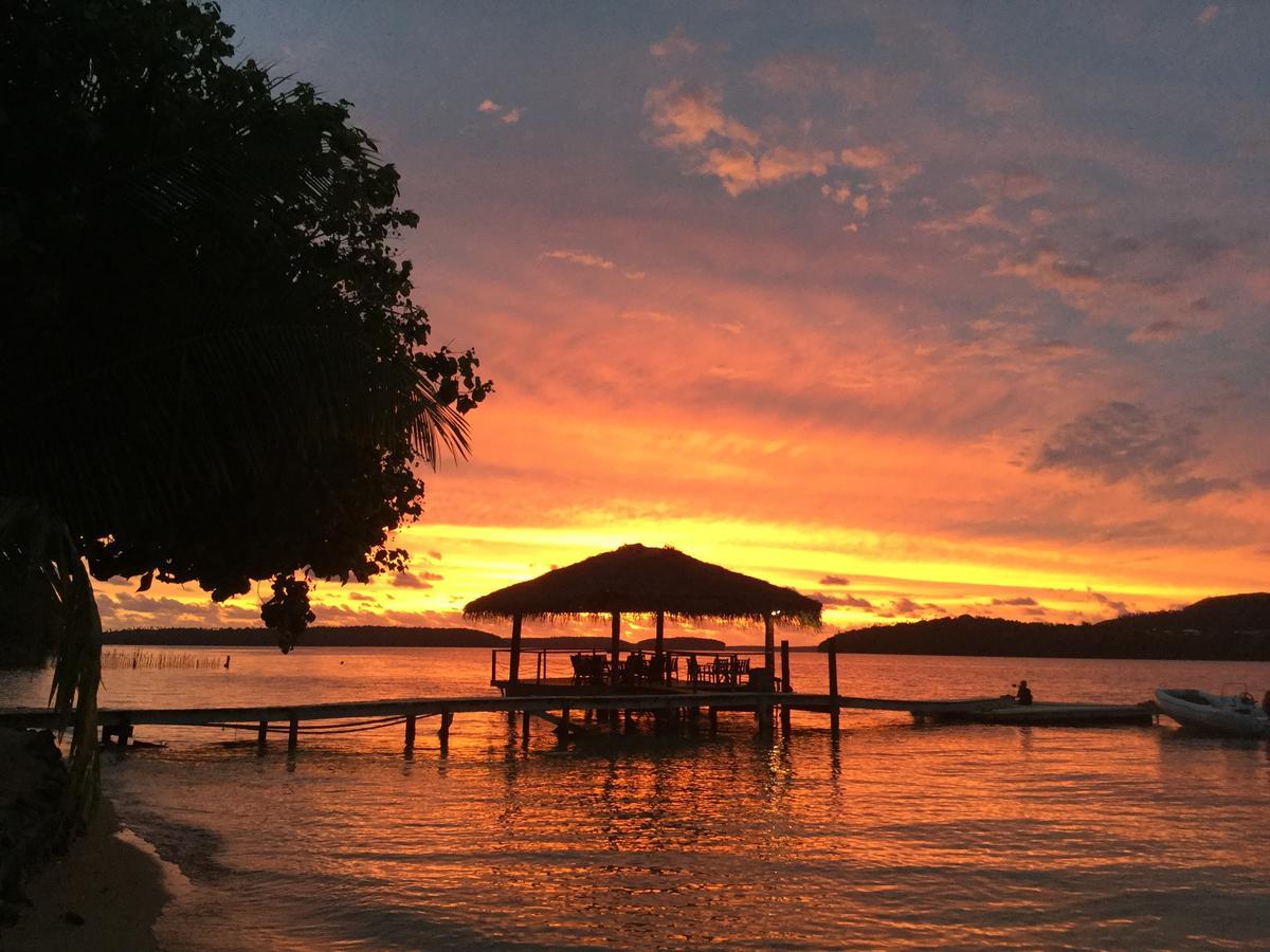 Tongan Beach Resort Utungake Kültér fotó