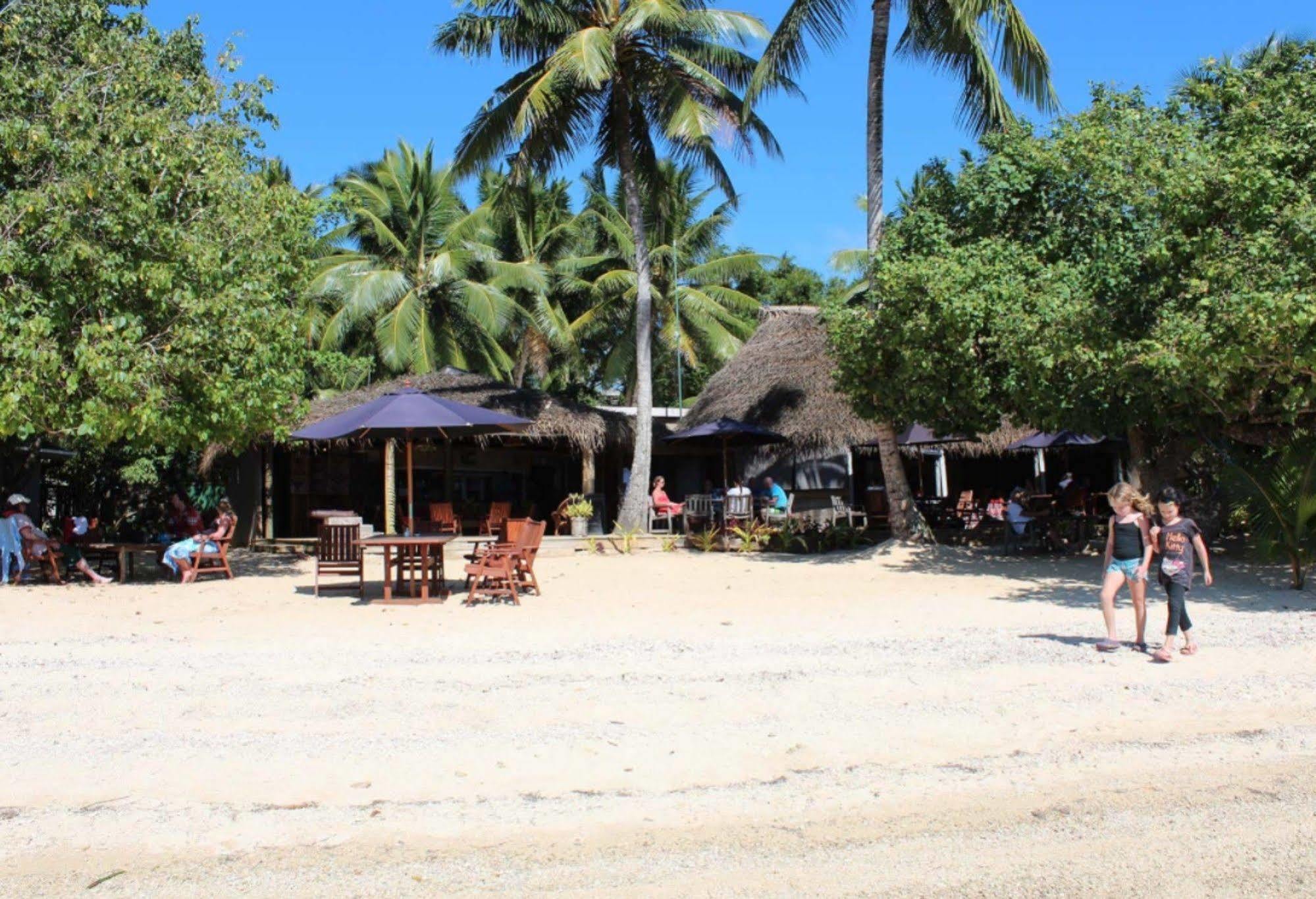 Tongan Beach Resort Utungake Kültér fotó